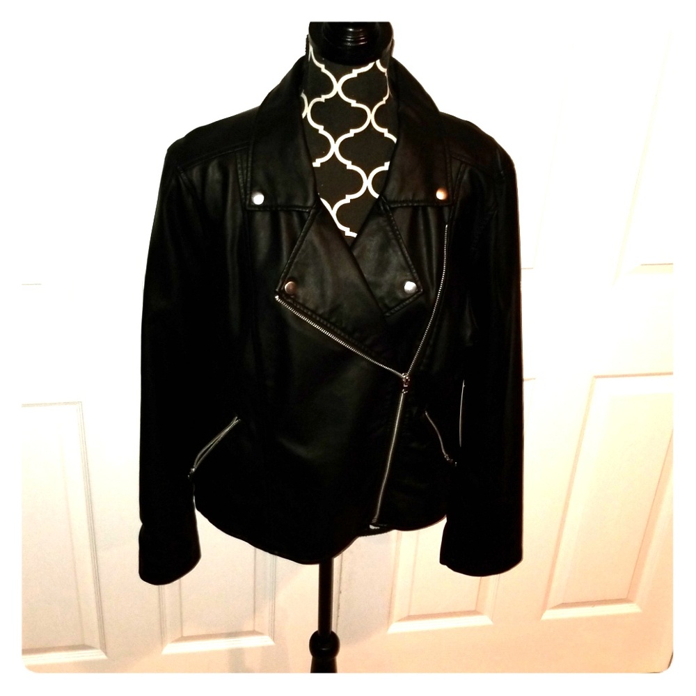 Black faux leather moto jacket 0X